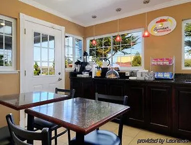 Super 8 By Wyndham Monterey 