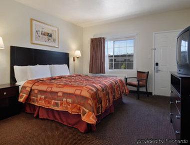Super 8 By Wyndham Motel Monterey